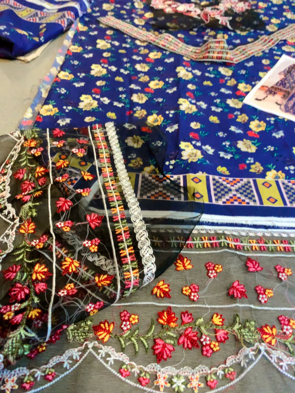 3 pc Dress Embroidery Lawn